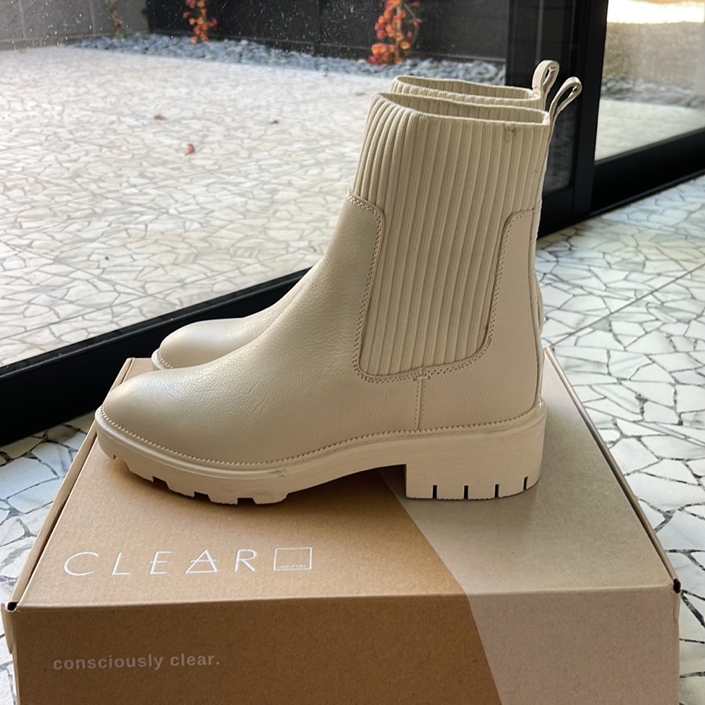 NWT Dolce Vita Linza Booties in Ivory Leather - Picture 4 of 6